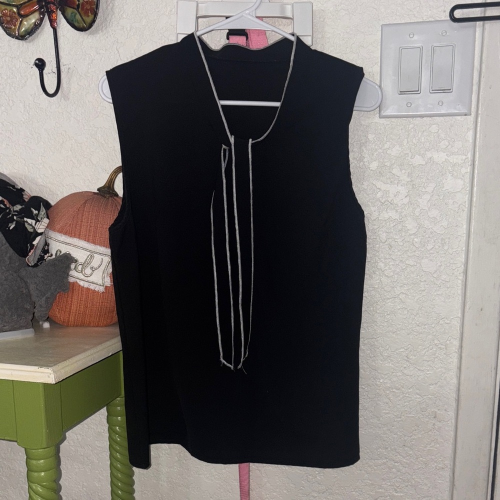 SHEIN Black Sleeveless Blouse with Tie Accent